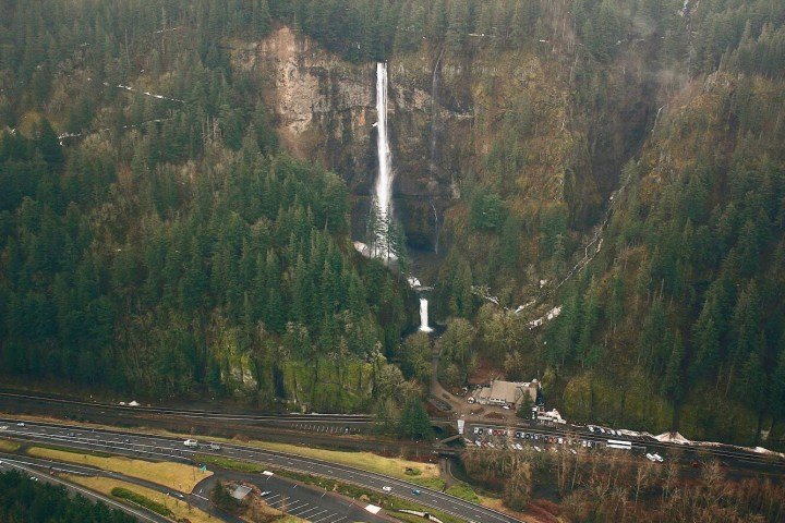 Sightseeing-tour-of-Multnomah-Falls