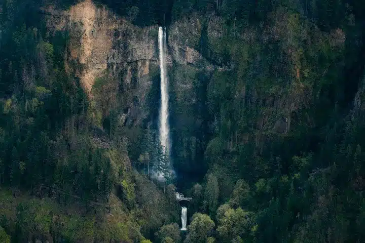 multnomah-falls-hiking-in-oregon